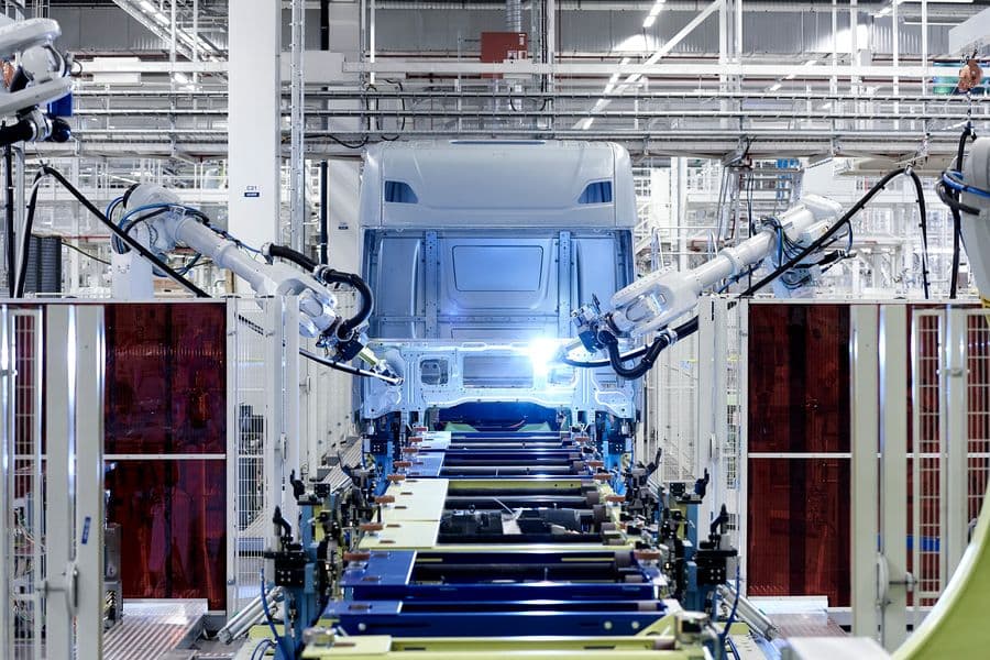 Scania lastebilproduksjon ved hjelp av robotisert teknologi